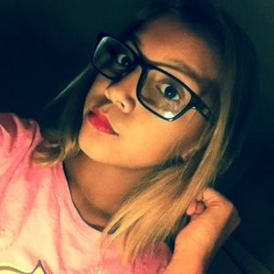 Meet your Posher, Monique